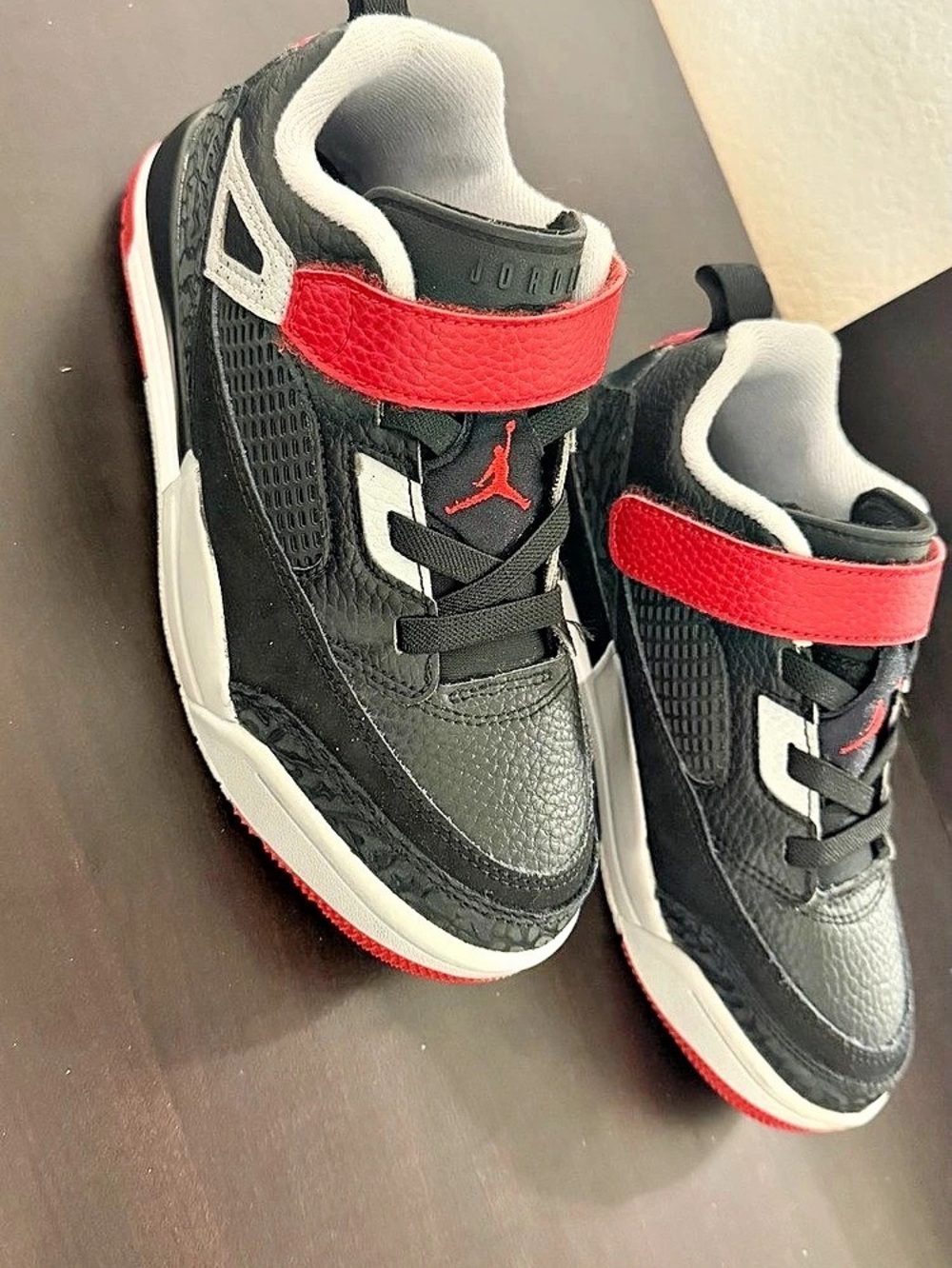 Jordan 4 Retro Kids Sneakers US 2Y Black & Red Like New